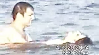 વ્યક્તિ સેક્સી બીપી પિક્ચર પથારીમાં ગરમ સમાગમ સાથે તેના અવાજ માટે માફી માંગે છે