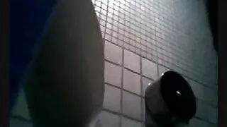 ભીની બિલાડી દર્શાવતી ખુરશી પર પોઝ ગુજરાતી બીપી સેક્સ વીડીયો આપતી રાહમાં શ્યામા