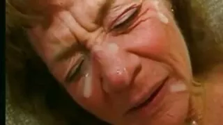 હસતાં યુવાન સેક્સ બીપી દેશી એશિયન છોકરી તેના ભાગીદાર કમ માટે શિકાર