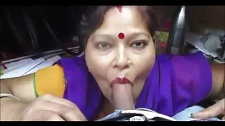 પેઇંગ હેન્ડસમ મેન યુવાન બીપી સેક્સી પિક્ચર સ્લેવ અને એશિયાવાસીઓ સાથે મજા માણે છે