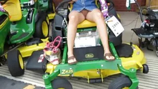 વિમાનમાં, વંચિત છોકરી પાઇલટ સાથે ગુદા મૈથુનની પ્રેક્ટિસ સેક્સ બીપી વીડીયો કરે છે