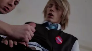 કિનારા પર, એક માણસે કાળી સ્ત્રી સાથે આંતરજાતીય બીપી સેક્સી પિક્ચર ગુદા શરૂ કર્યું