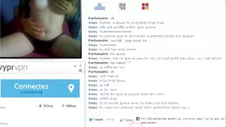 પુખ્ત હોસ્ટેસ બ્રાન્ડી પથારીમાં યુવાન વ્યક્તિ ઓપન બીપી સેક્સ સાથે પ્રેમ કરે છે