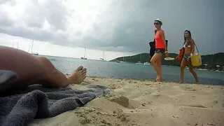 ભવ્ય લેટિના નોકરડી સોફા પર મકાનમાલિક આપવામાં આવે બીપી વીડીયો સેક્સ છે